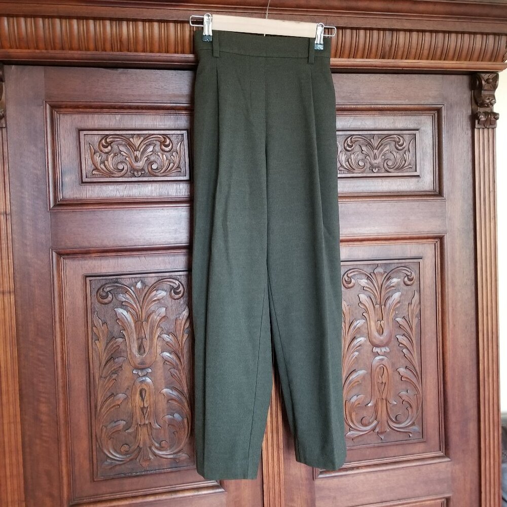 LIKE NEW Loft Flannel Pants